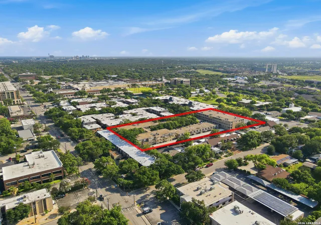 Listing Photo 3 - Condo for sale in building located at 7711 Broadway, San Antonio, TX 78209 - Unit #31C