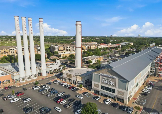 Listing Photo 4 - Condo for sale in building located at 7711 Broadway, San Antonio, TX 78209 - Unit #31C