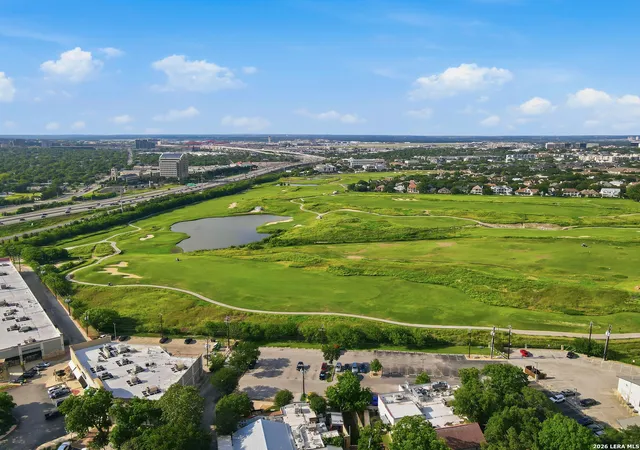 Listing Photo 5 - Condo for sale in building located at 7711 Broadway, San Antonio, TX 78209 - Unit #31C