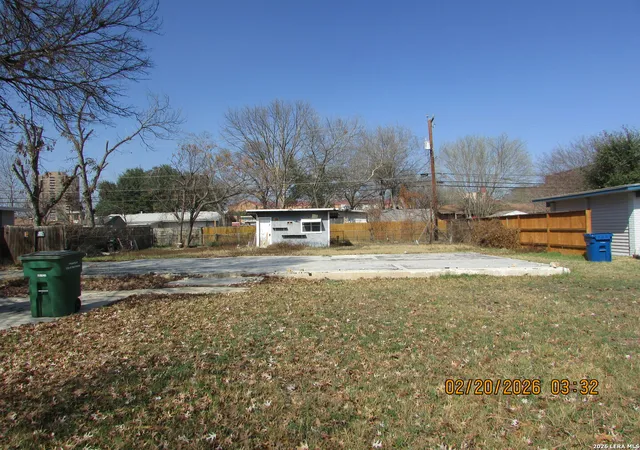 Photo 4 of Sale Pending at 1415 Viewridge, San Antonio, TX 78213 | MLS# 1943281 | Listing updated on 2026-04-21
