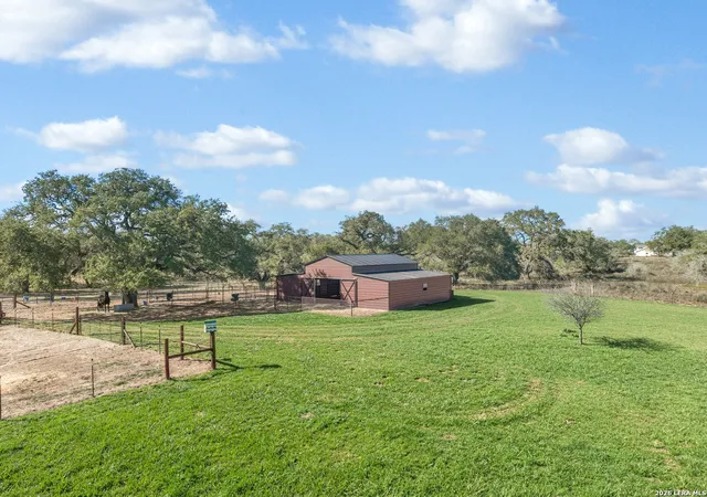 4th image of 241 Pr Dax, Pleasanton, TX 78064 | MLS# 1943283