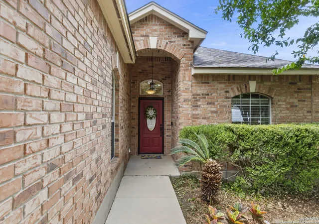 Photo 2 of Sale Pending at 14914 Turret Run, San Antonio, TX 78248 | MLS# 1943350 | Listing updated on 2026-04-02