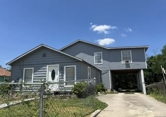 Photo 1 of Multi family home for sale at 123 W Mitchell, San Antonio, TX 78204 | MLS# 1943356 | Listing updated on 2026-08-27