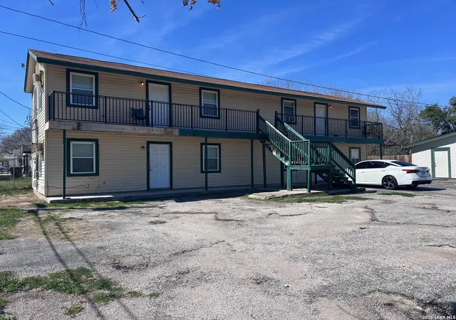 1st image of 728 S Guadalupe, Seguin, TX 78155 | MLS# 1943405