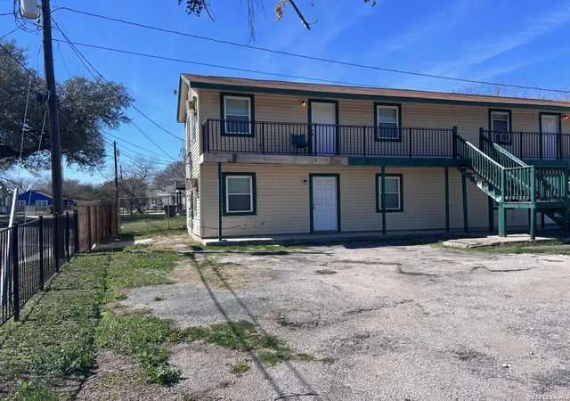 2nd image of 728 S Guadalupe, Seguin, TX 78155 | MLS# 1943405