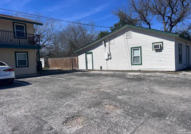 Photo 3 of Sale Pending at 728 S Guadalupe, Seguin, TX 78155 | MLS# 1943405 | Listing updated on 2026-08-28