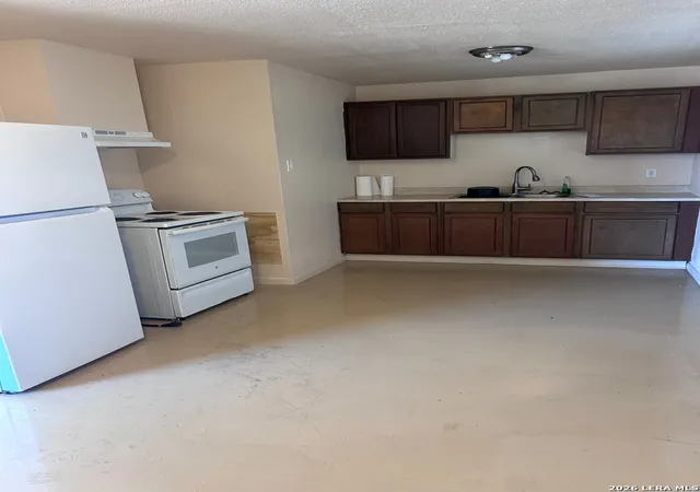 Photo 4 of Sale Pending at 728 S Guadalupe, Seguin, TX 78155 | MLS# 1943405 | Listing updated on 2026-08-28
