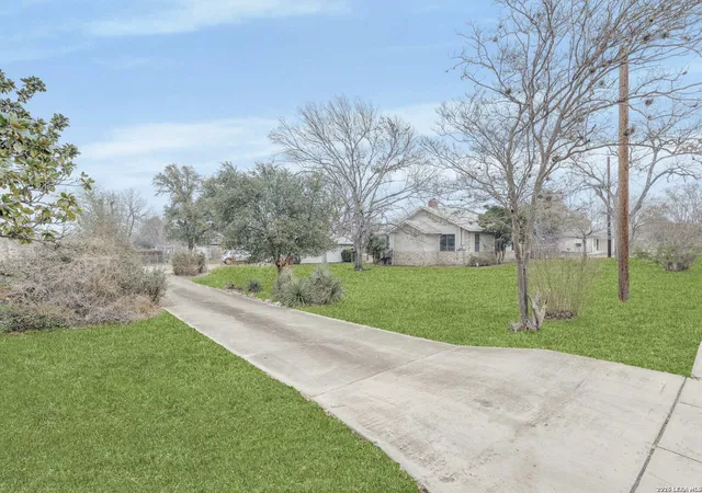 Photo 4 of Sale Pending at 283 Utopia, San Antonio, TX 78223 | MLS# 1943454 | Listing updated on 2026-03-12
