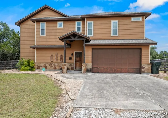 Photo 2 of Single family home for sale at 617 Lake Island, Canyon Lake, TX 78133 | MLS# 1943465 | Listing updated on 2026-04-26