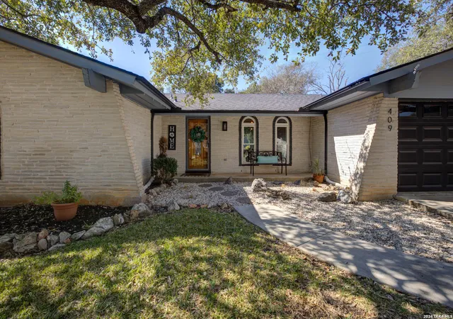 3rd image of 409 Oakwood, New Braunfels, TX 78130 | MLS# 1943480