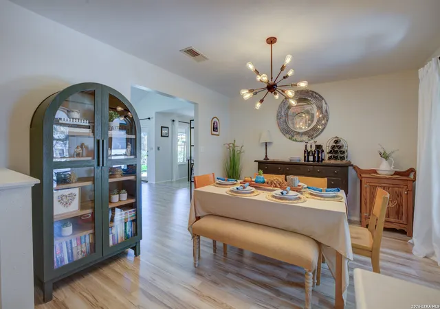 5th image of 409 Oakwood, New Braunfels, TX 78130 | MLS# 1943480