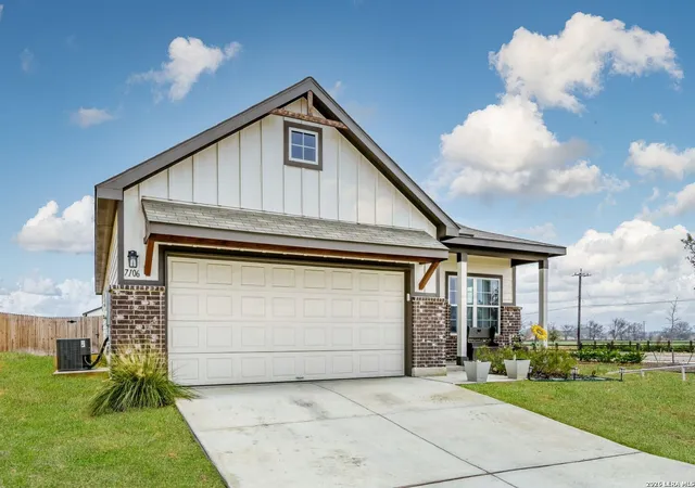 Photo 2 of Single family home for sale at 7106 Sycamore Pass, San Antonio, TX 78252 | MLS# 1943527 | Listing updated on 2026-03-06