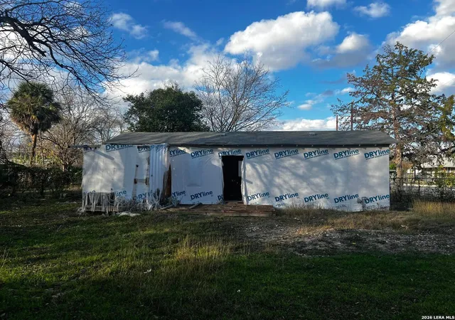 1st image of 307 S San Bernardo, San Antonio, TX 78237 | MLS# 1943621