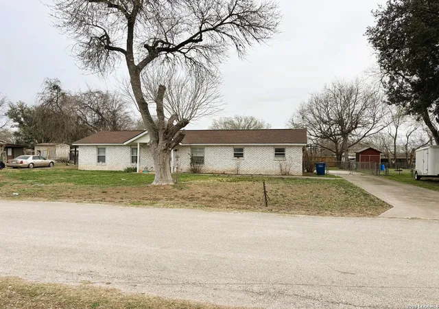 2nd image of 225 River, Seguin, TX 78155 | MLS# 1943630