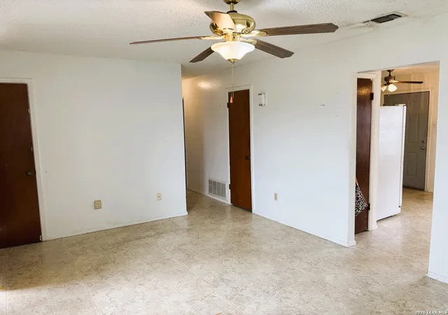 4th image of 225 River, Seguin, TX 78155 | MLS# 1943630