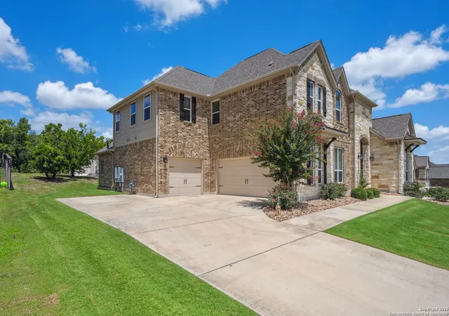 Photo 3 of Single family home for sale at 208 Roundtop Hill, Castroville, TX 78009 | MLS# 1943636 | Listing updated on 2026-03-14