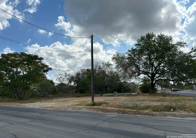 2nd image of 170 Ferris, San Antonio, TX 78220 | MLS# 1943655