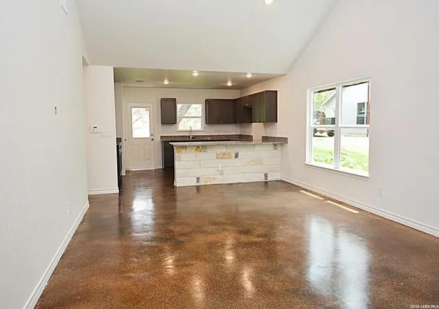 Photo 2 of Single family home for sale at 554 Burr Oak, Canyon Lake, TX 78133 | MLS# 1943683 | Listing updated on 2026-09-08