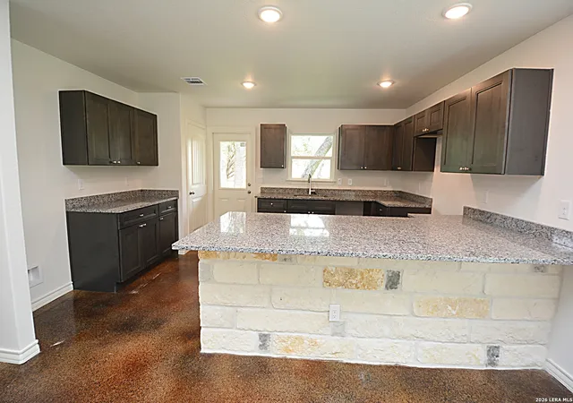 Photo 3 of Single family home for sale at 554 Burr Oak, Canyon Lake, TX 78133 | MLS# 1943683 | Listing updated on 2026-09-08