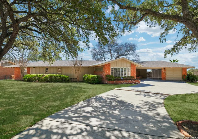 Photo 1 of Sale Pending at 226 Clearview Dr, San Antonio, TX 78228 | MLS# 1943866 | Listing updated on 2026-03-24
