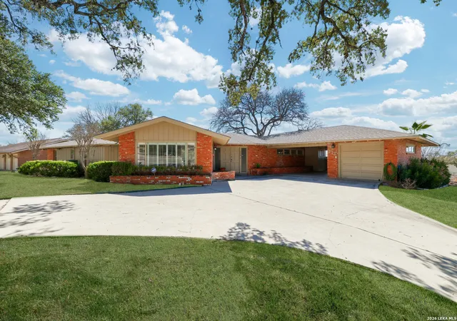 Photo 4 of Sale Pending at 226 Clearview Dr, San Antonio, TX 78228 | MLS# 1943866 | Listing updated on 2026-03-24