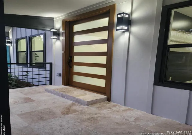 3rd image of 511 E Woodlawn Avenue, San Antonio, TX 78212 | MLS# 1943902
