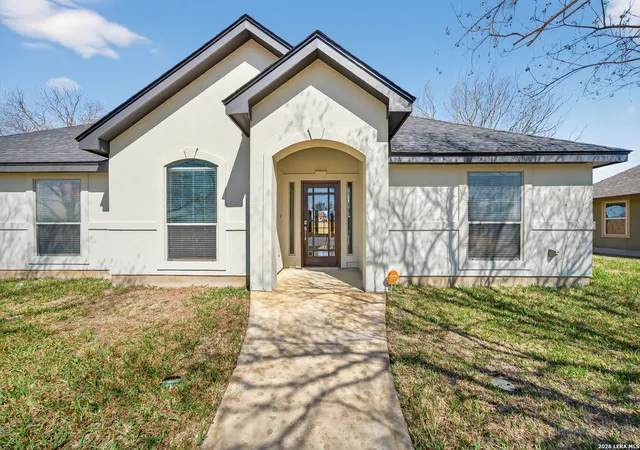 Photo 2 of Sale Pending at 1768 Stonehaven, Pleasanton, TX 78064 | MLS# 1943907 | Listing updated on 2026-07-30