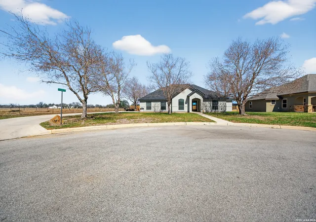 Photo 3 of Sale Pending at 1768 Stonehaven, Pleasanton, TX 78064 | MLS# 1943907 | Listing updated on 2026-07-30