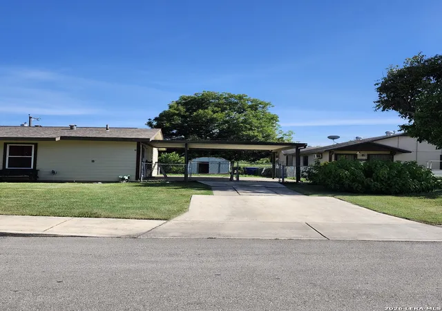 Photo 3 of Single family home for sale at 2814 Mosscircle Dr, San Antonio, TX 78224 | MLS# 1943963 | Listing updated on 2026-08-03