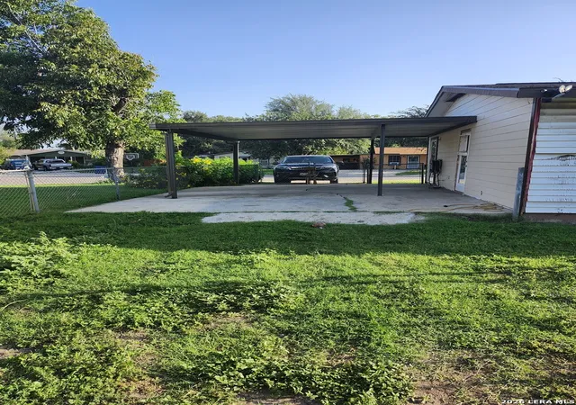 Photo 4 of Single family home for sale at 2814 Mosscircle Dr, San Antonio, TX 78224 | MLS# 1943963 | Listing updated on 2026-08-03