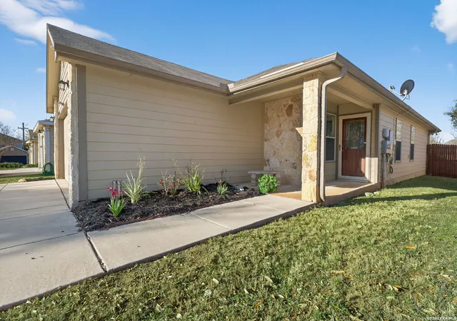 Photo 3 of Sale Pending at 25011 Longbranch, San Antonio, TX 78261 | MLS# 1944046 | Listing updated on 2026-03-13