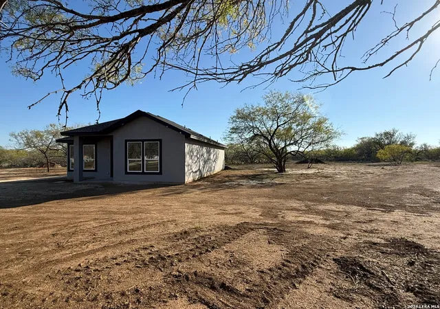 Photo 2 of Single family home for sale at 1450 Corgey Rd, Pleasanton, TX 78064 | MLS# 1944097 | Listing updated on 2026-09-17