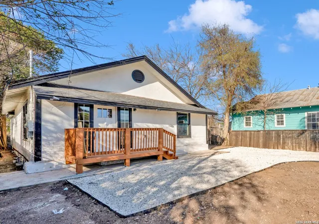 2nd image of 439 W Lubbock, San Antonio, TX 78204 | MLS# 1944139
