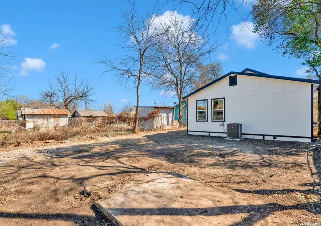 21st image of 439 W Lubbock, San Antonio, TX 78204 | MLS# 1944139