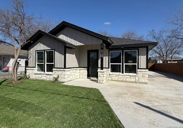 Homes for sale in San Antonio, TX | 810 S San Eduardo Ave, San Antonio, TX 78228 | MLS# 1944141