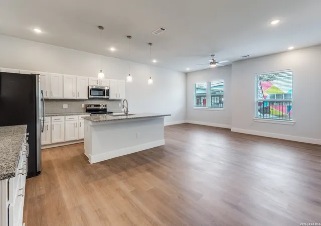 Photo 3 of House for sale at 330 E Carson St, San Antonio, TX 78208 | MLS# 1944163 | Listing updated on 2026-09-08