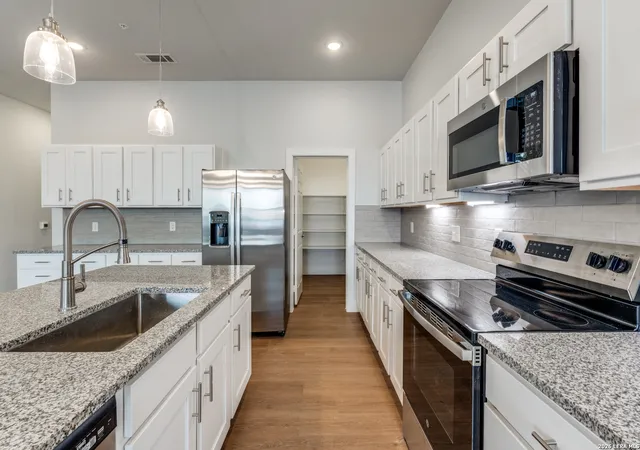 Photo 4 of House for sale at 330 E Carson St, San Antonio, TX 78208 | MLS# 1944163 | Listing updated on 2026-09-08
