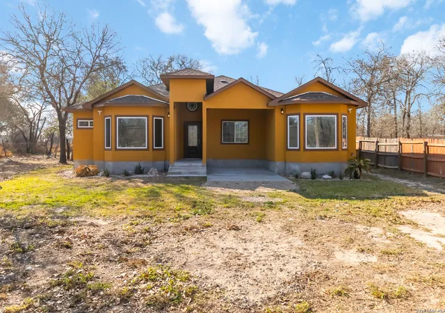 Photo 4 of Single family home for sale at 3938 New Mathis, Elmendorf, TX 78112 | MLS# 1944166 | Listing updated on 2026-08-16