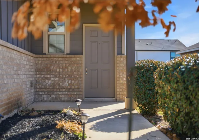 Photo 3 of Single family home for sale at 2521 Hiddenbrooke Trace, Seguin, TX 78155 | MLS# 1944199 | Listing updated on 2026-05-19