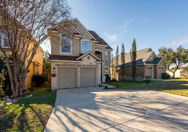 Photo 2 of Sale Pending at 106 Lindseys Cv, San Antonio, TX 78258 | MLS# 1944216 | Listing updated on 2026-03-12