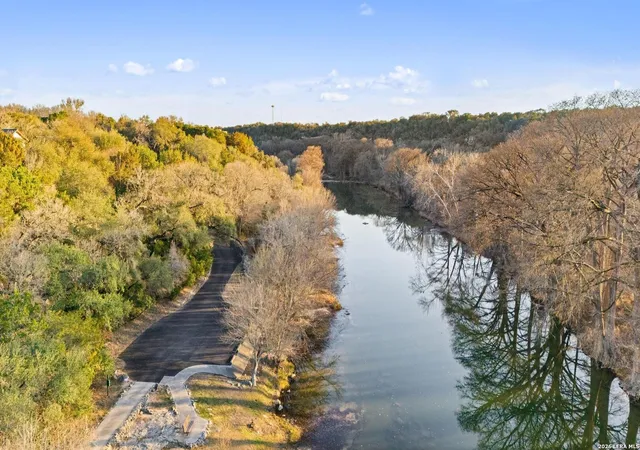 Photo 4 of Sale Pending at 954 Riverforest, New Braunfels, TX 78132 | MLS# 1944493 | Listing updated on 2026-08-31