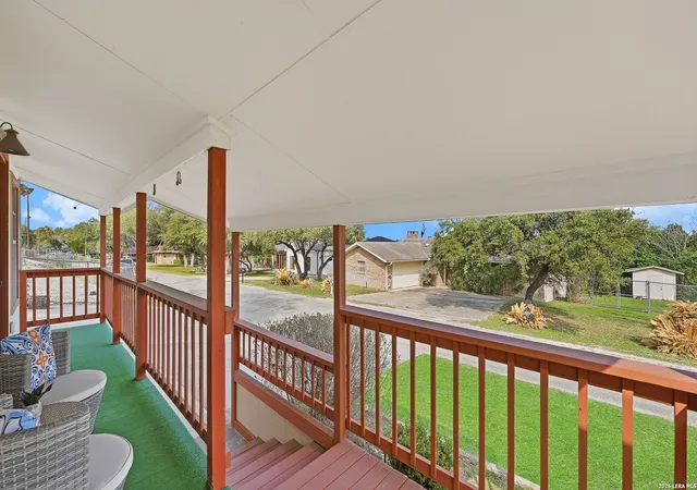 Photo 1 of Single family home for sale at 113 Creekview Dr, Canyon Lake, TX 78133 | MLS# 1944567 | Listing updated on 2026-05-08