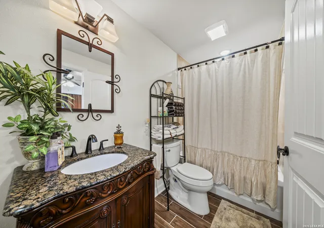 Listing Photo 5 - Condo for sale in building located at 219 T Bar M, New Braunfels, TX 78132 - Unit # B219
