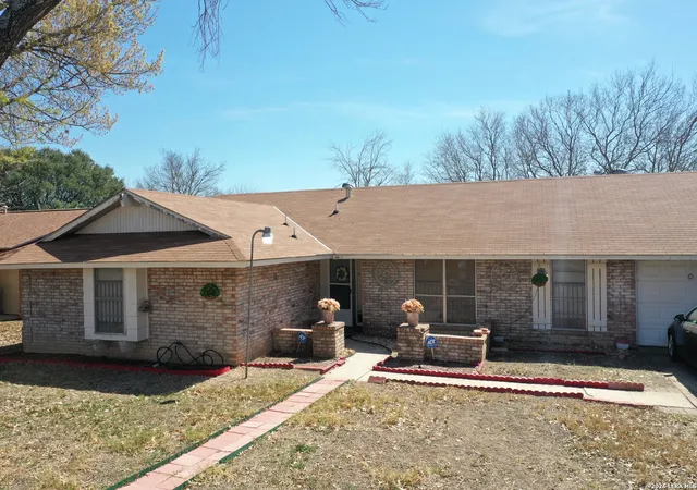 Photo 4 of Single family home for sale at 5654 Castle Glade, San Antonio, TX 78218 | MLS# 1944589 | Listing updated on 2026-03-10