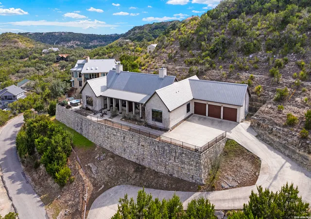 Photo 1 of Single family home for sale at 800 High Oaks, Canyon Lake, TX 78133 | MLS# 1944592 | Listing updated on 2026-09-16