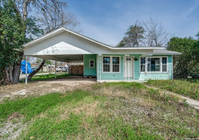 1st image of 630 E Ireland, Seguin, TX 78155 | MLS# 1944608