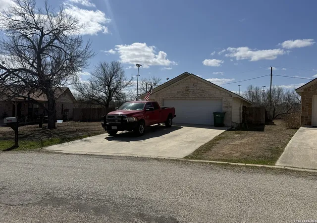 2nd image of 108 Ocotillo, Jourdanton, TX 78026 | MLS# 1944616