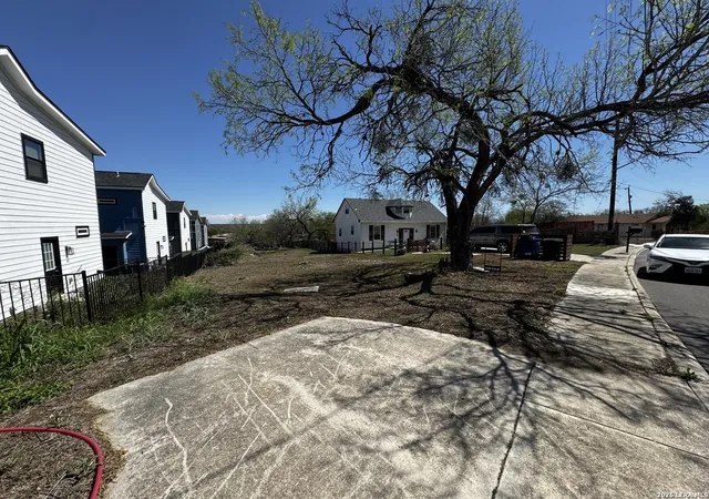 Photo 3 of Sale Pending at 1006 Hampton, San Antonio, TX 78220 | MLS# 1944621 | Listing updated on 2026-04-29