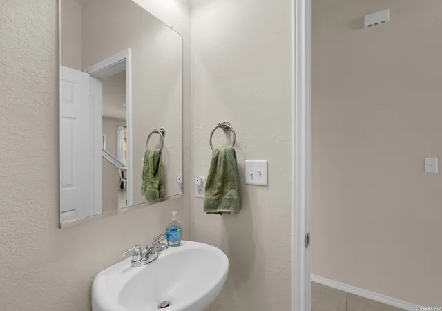Photo 3 of Sale Pending at 338 Floating Feather, San Antonio, TX 78260 | MLS# 1944655 | Listing updated on 2026-04-17