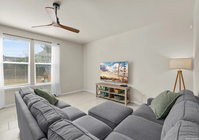 Photo 4 of Sale Pending at 338 Floating Feather, San Antonio, TX 78260 | MLS# 1944655 | Listing updated on 2026-04-17